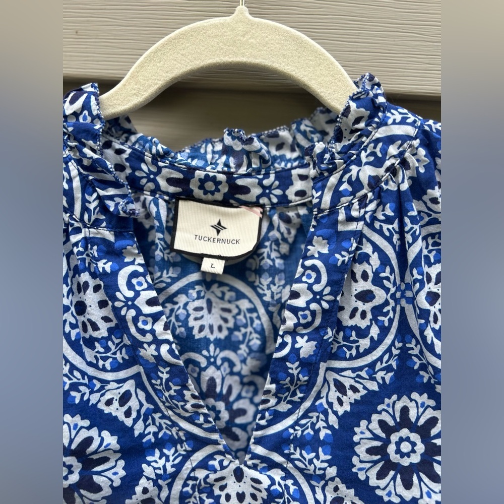 Tuckernuck size L blue cotton puff sleeve floral structured coastal blouse - Picture 3 of 7